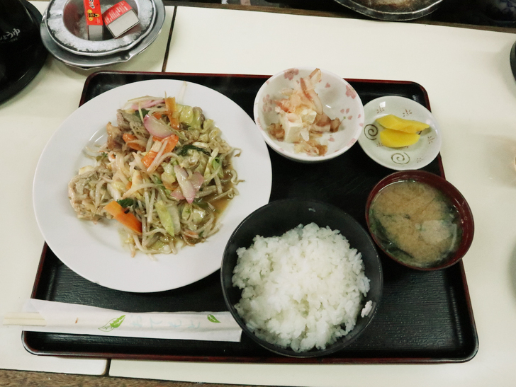 肉野菜炒め定食（580円）