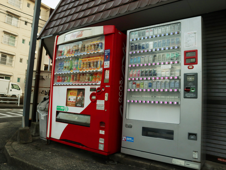 霊園周りのちょっと不思議な空間「福岡市中央区“平和”」を散歩：今日の自販機